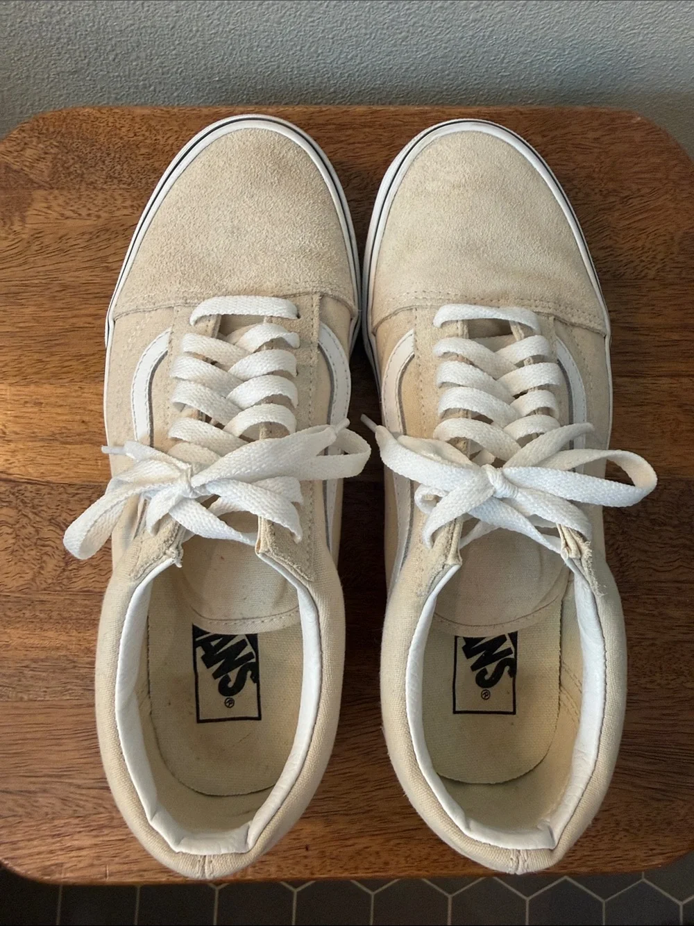 Vans Old Skool suede/canvas shoe in oatmeal cream unisex women’s 10, men’s 8.5